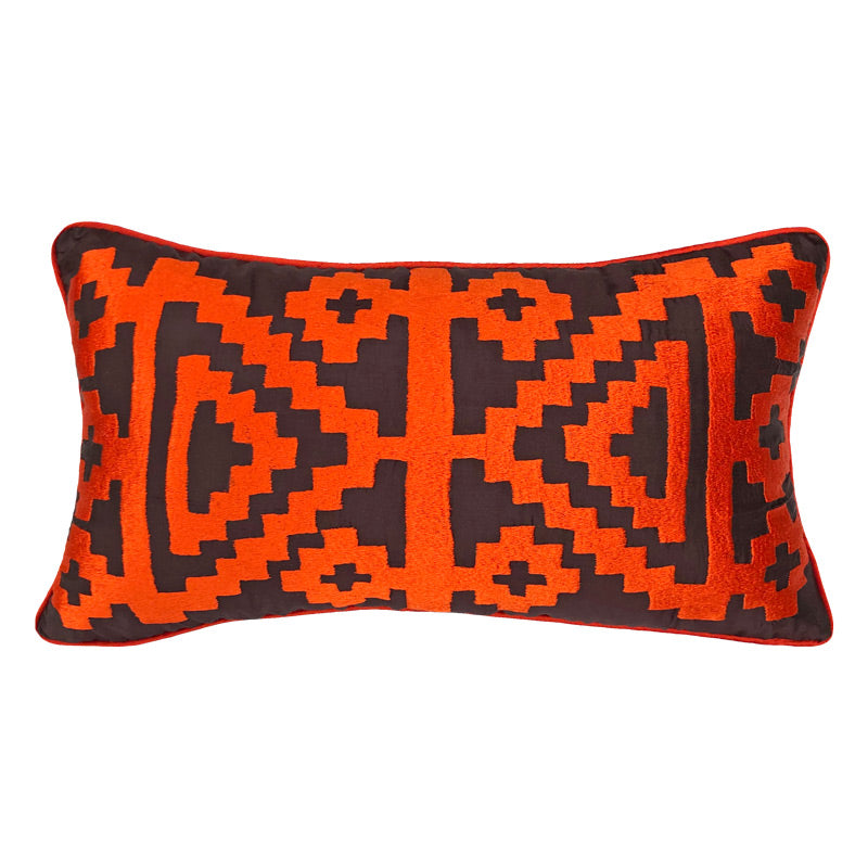 Aci kahve ustune parlak turuncu Anadolu Motifi nakisli kirlent_Dark brown cushion with bright orange embroidery