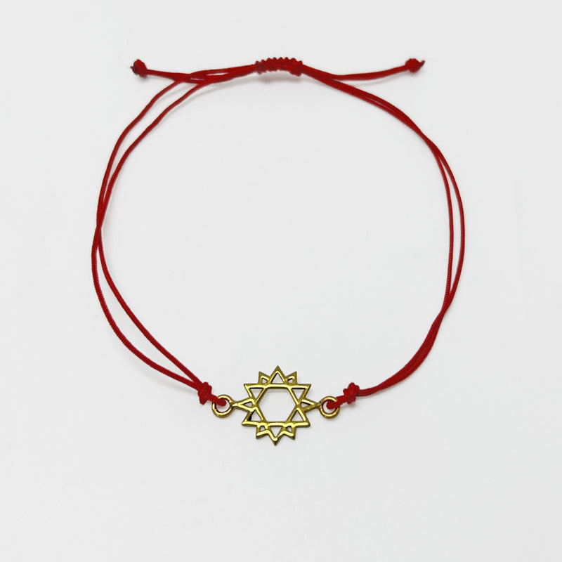 Akil isik uretkenlik timsali yildiz motifli kirmizi ipli bileklik_Red string bracelet with eight pointed star symbolizing light wisdom and productivity