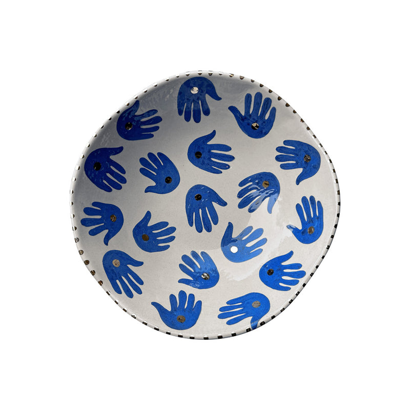 Avuc iclerinde altin rengi noktalar olan mavi bircok el desenli kase_Bowl with blue hand patterns with golden dots in their palms