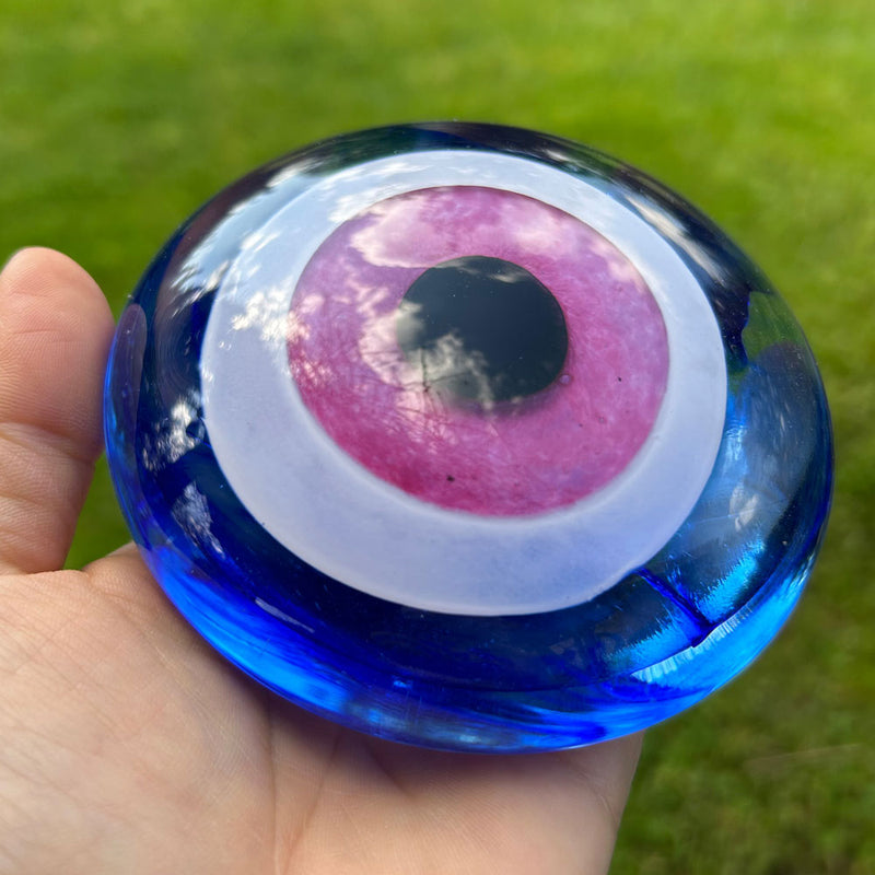 Avucta duran pembe irisli mavi buyuk nazar boncugu_Blue big evil eye bead with pink iris