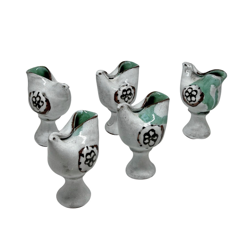 Beyaz ustune yesil ve cicek desenli bes adet seramik kus biblo_Five white ceramic bird figurines with green and flower pattern