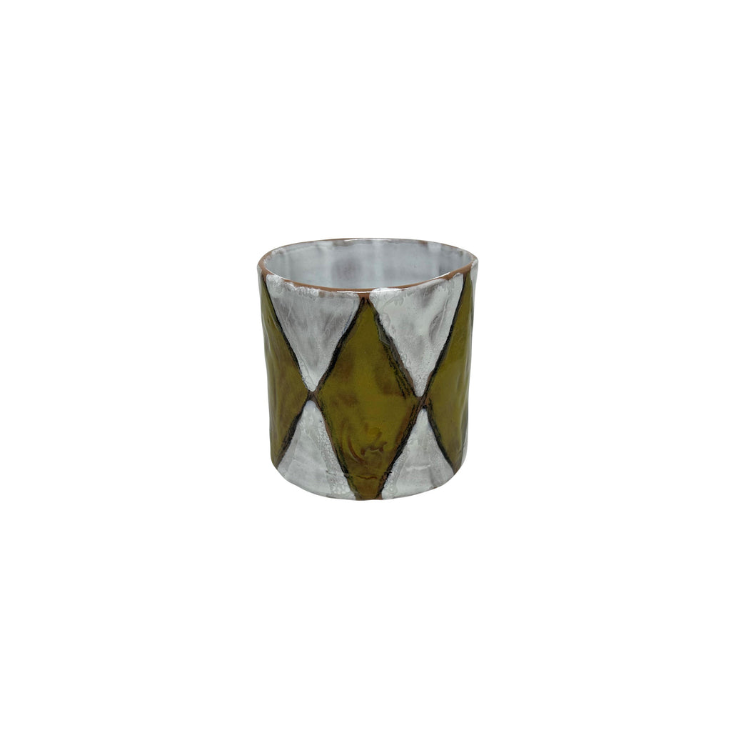 Beyaz ve sari baklava desenli seramik bardak saksi_White and yellow diamond patterned cermaic cup pot