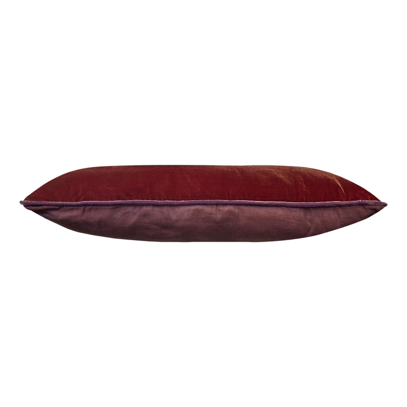 Bordo ve mor tonlarinda ince uzun kadife dekoratif kirlent_Decorative velvet cushion in burgundy and purple tones