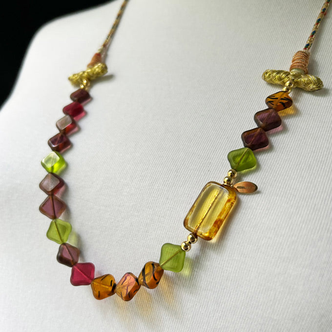 Cam boncuklu cok renkli Atolye 11 kolye_Multi colored glass bead necklace with tassel