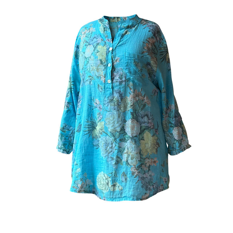 Cicek desenli dugmeli mavi kadin gomlegi_Floral patterned blue shirt with buttoned collar
