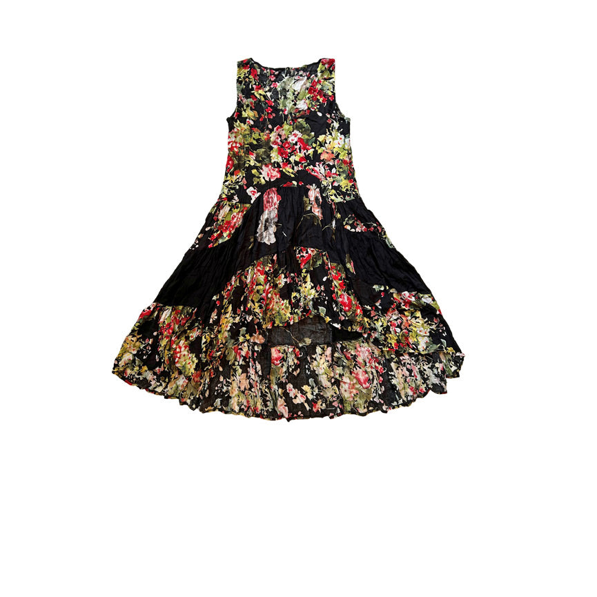 Cicek ve yaprak desenli siyah askili klos tunik_Black strap tunic with flower and leaf patterns