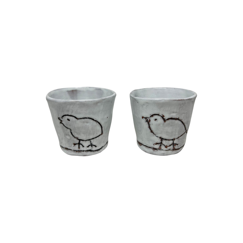 Civciv desenli iki adet beyaz seramik bardak_Two white ceramic cups with a chick pattern
