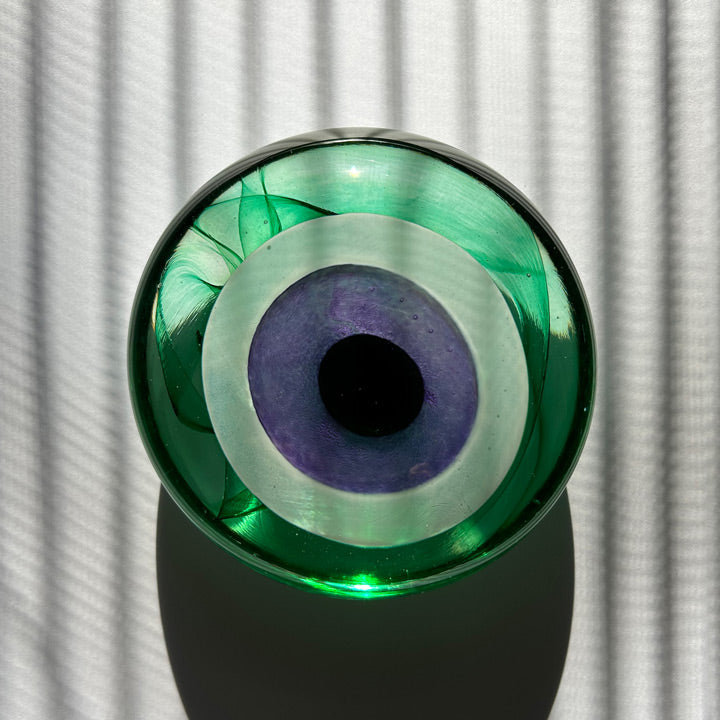 Cizgili golgede yesil ve mor cam nazar boncugu_Green and purple glass evil eye bead