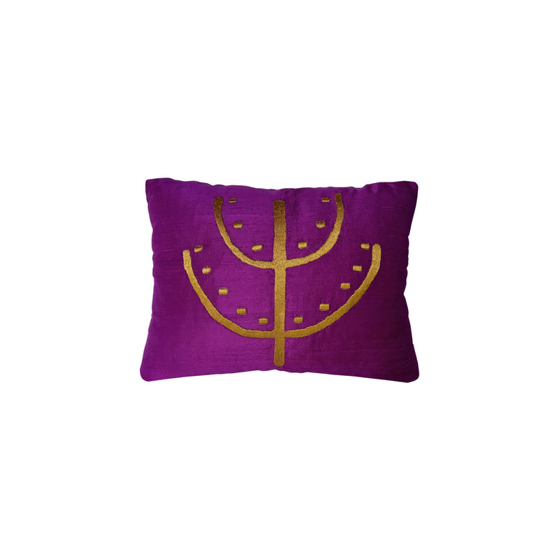 Cogalma ve bereket timsali el parmak tarak motifli fusya kirlent_Fuchsia cushion with hand finger and comb motif denoting fertility