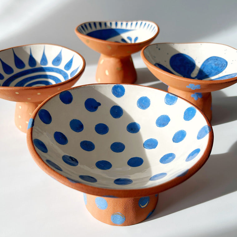 Desenli dort adet ayakli seramik kase_Four footed ceramic bowls with patterns