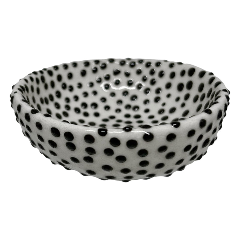 El yapimi siyah benekli kuruyemis ve sos kasesi_Ceramic nut bowl with small dots