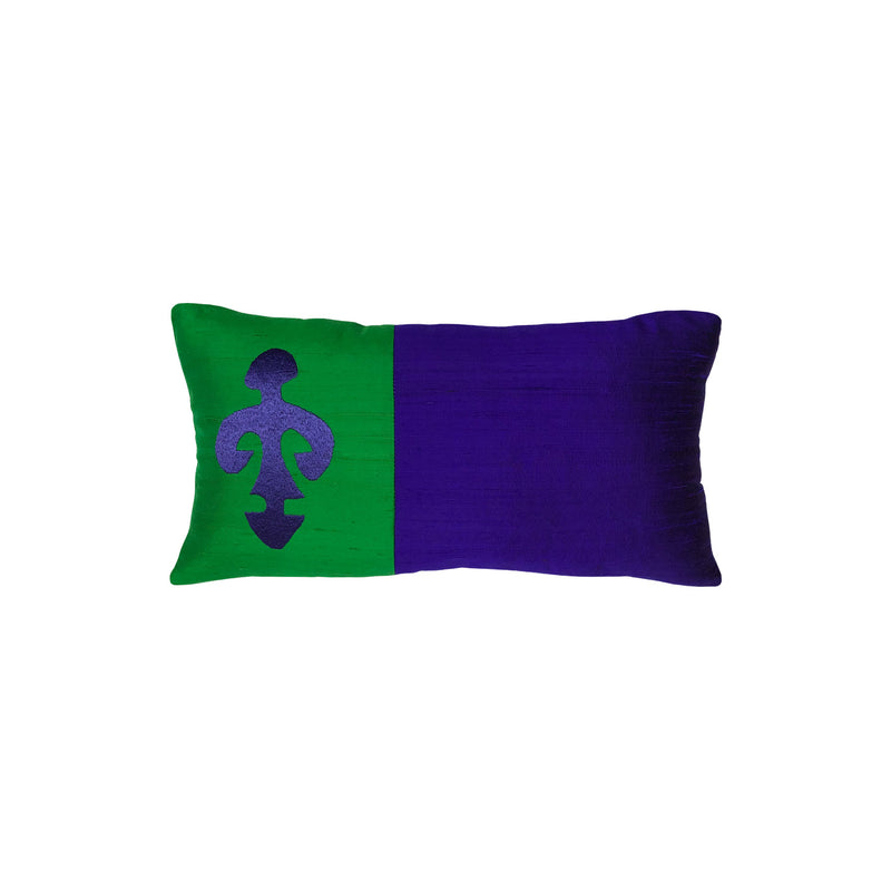 Eli belinde motifi Nigde Taspinar kiliminden olan kirlent_A cushion with its hands on hips motif from a rug of Anatolia_kissen_coussin
