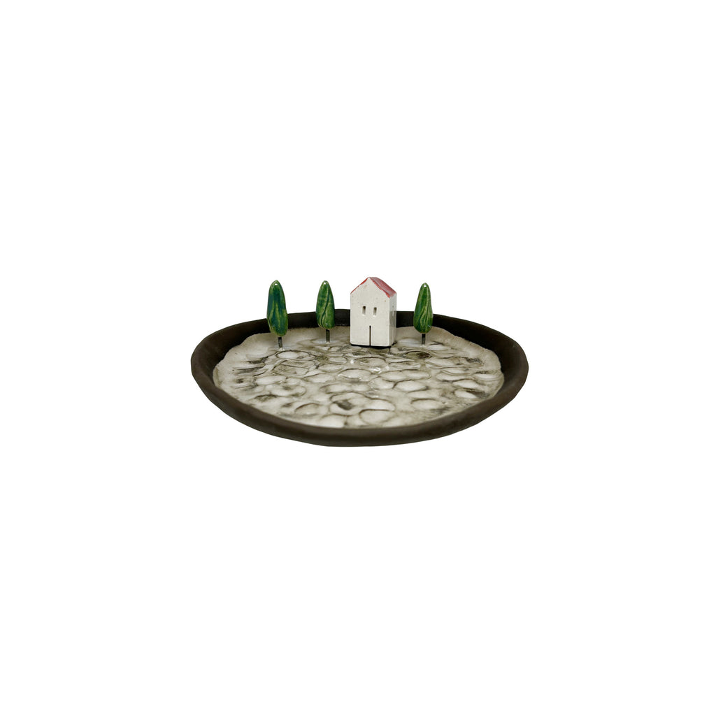 Evli ve agacli kirik beyaz seramik tabak_Off white ceramic plate with house and trees on it