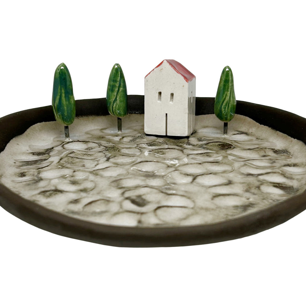 Evli ve agacli kirik beyaz seramik tabak_Off white ceramic plate with house and trees on it_z