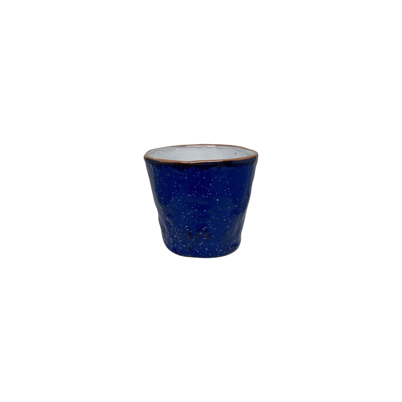 Gece mavisi ustune minik beyaz noktali seramik bardak_Tiny white dotted ceramic mug on dark blue