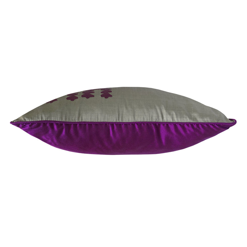 Gri ve mor ipek kirlentin yan gorunusu_Side view of grey and purple silk cushion
