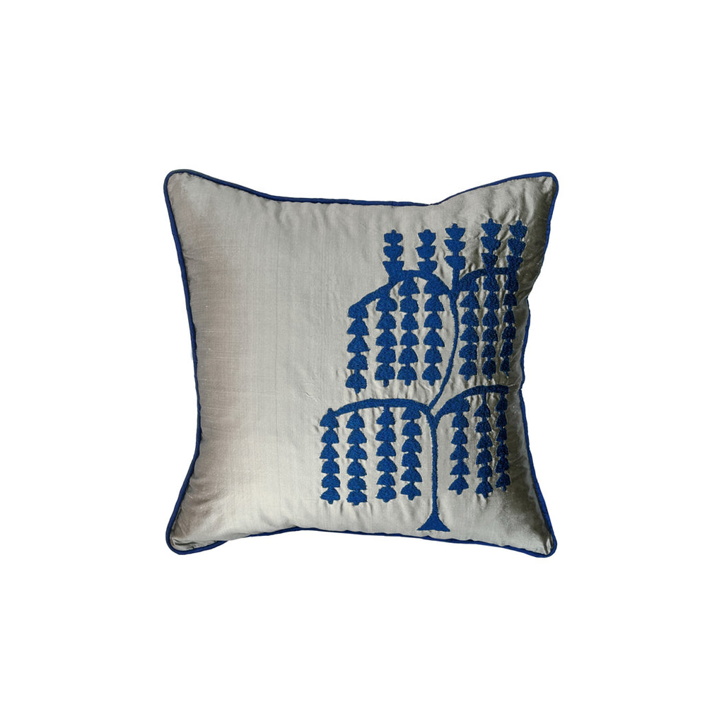 Gumus rengi dupyon ipek ustune lacivert agac motifi nakisli yastik_Silver gray dupion silk cushion with navy blue tree embroidery