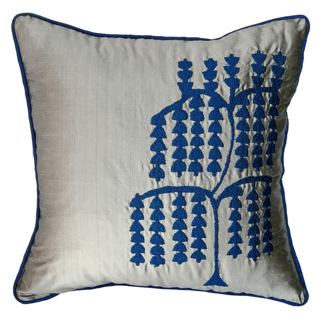 Gumus rengi dupyon ipek ustune lacivert agac motifi nakisli yastik_Silver gray dupion silk cushion with navy blue tree embroidery_z