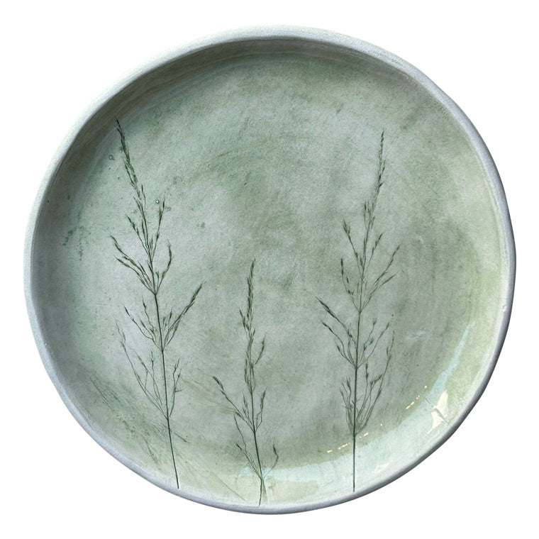 Hediyelik soluk yesil kir bitkisi baskili zarif yesil tabak_Giftware sage green ceramic plate with plant pattern