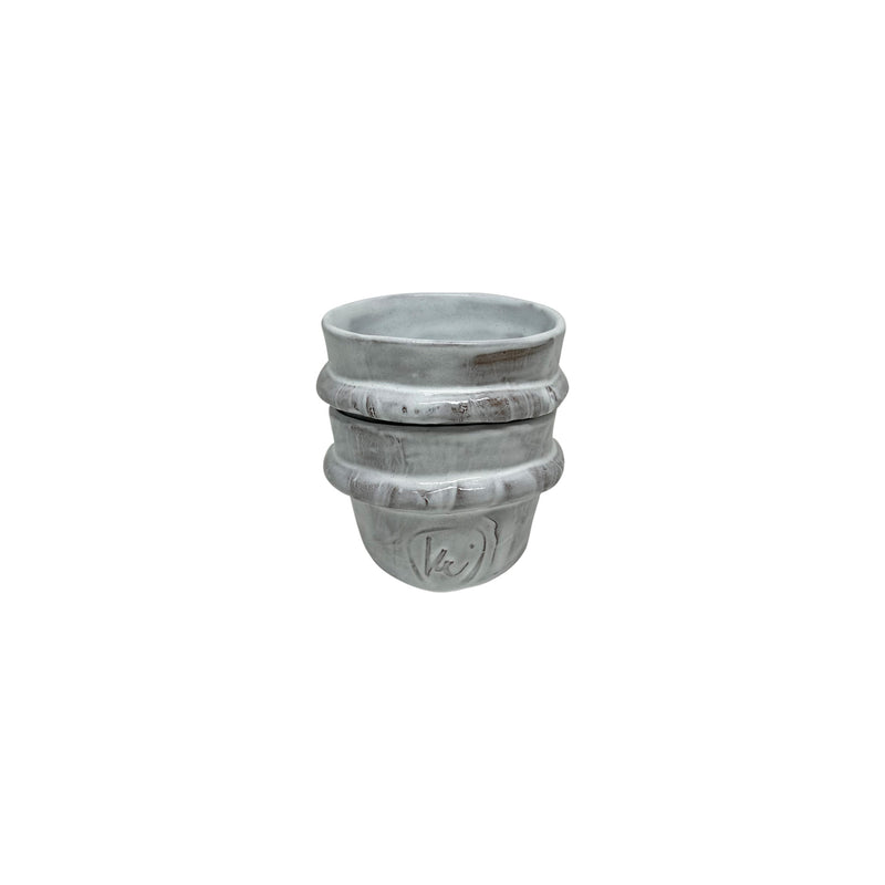 Ic ice iki adet etrafi kalinlikli beyaz seramik fincan_Two white ceramic espresso cups inside each other