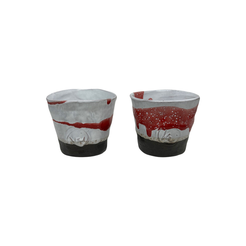 Iki adet hediyelik kirmizi beyaz seramik bardak_Two white and red giftware ceramic cups