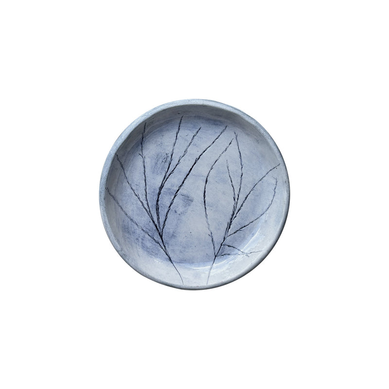 Ince dalli bitkilerle suslenmis alacali mavi ufak seramik tabak_Mottled blue ceramic plate with thin branched plants pressed