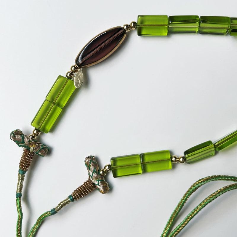 Kahverengi ve fistik yesili cam boncuklu tasarim kolye_Tasseled necklace with brown and lime green glass beads
