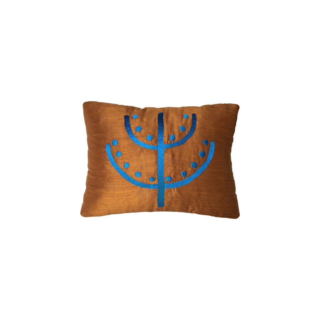 Kem goze karsi el parmak tarak motifi nakisli ipek kirlent_Silk cushion with hand finger and comb motif used against evil eye