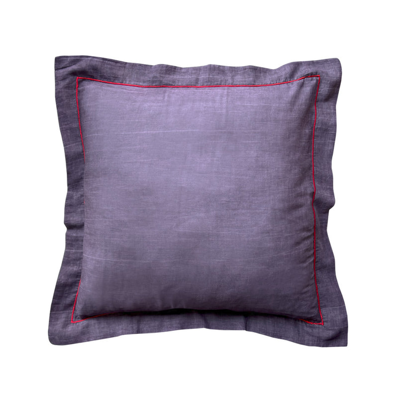 Kirmizi cizgisel nakisli mor buyuk pamuklu yastik_Stone washed cotton purple square cushion with red embroidery