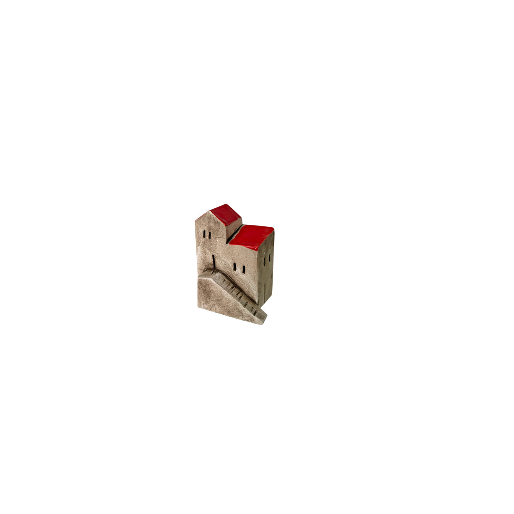 Kirmizi iki catili ve merdivenli kucuk seramik ev_Small handmade ceramic house with stairs and two red roofs