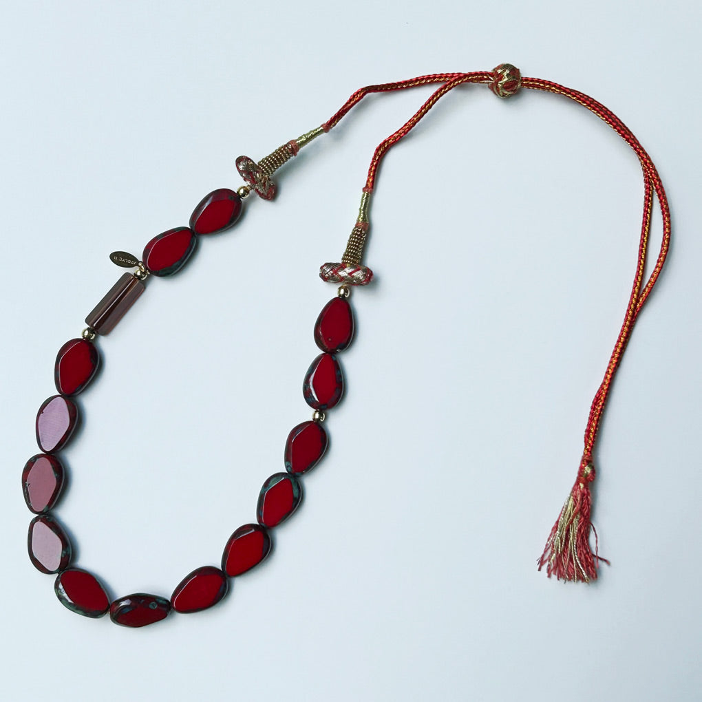 Kirmizi ve kahverengi boncuklu uzunlugu ayarlanabilen kolye_Hand crafted necklace with red and brown glass beads