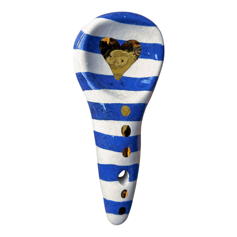 Mavi beyaz cizgiler ustune altin rengi kalpli seramik kasik_Blue and white striped ceramic spoon with gold heart shape