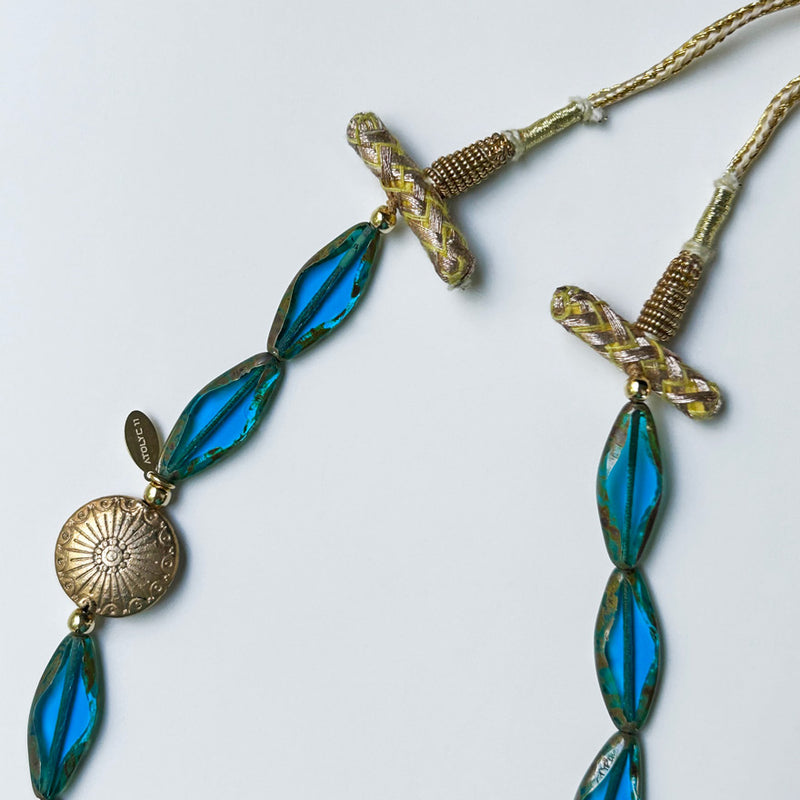 Mavi mekik seklinde cam boncuklu kolye_Shuttle shaped blue glass beaded necklace_1