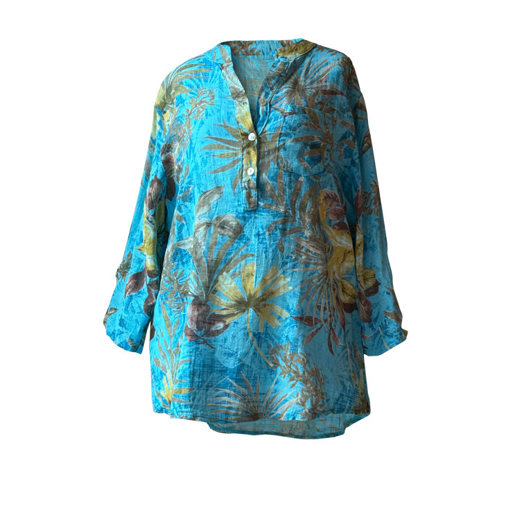 Mavi ustune yaprak desenli kadin gomlegi_Blue womens shirt with leaf patterns