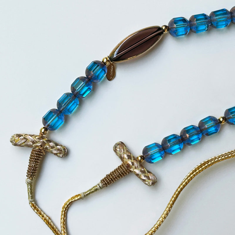Mavi ve kahverengi boncuklu puskullu el yapimi kolye_Hand crafted necklace with blue and brown beads