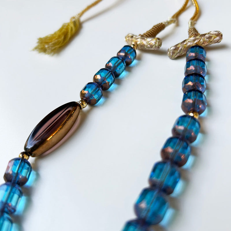 Mavi ve kahverengi boncuklu puskullu el yapimi kolye_Hand crafted necklace with blue and brown beads