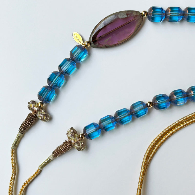 Mavi ve mor boncuklu el yapimi puskullu kolye_Handmade necklace with blue and purple glass beads
