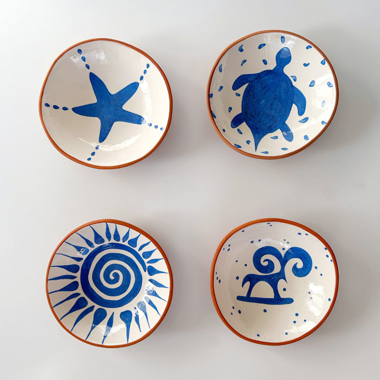 Mavi yildiz kaplumbaga spiral ve koc desenli dort seramik tabak_Four ceramic plates with blue star tortoise spiral and ram patterns