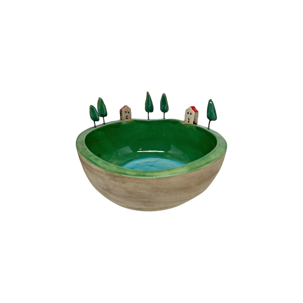 Minik agaclar ve kirmizi catili kucuk evlerle suslenmis yesil kase_Green bowl decorated with small trees and houses with red roofs