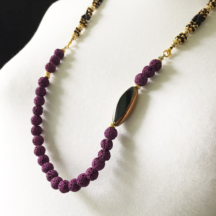 Mor lavtasi ve siyah aksesuarli el yapimi kolye_Handmade necklace purple lavastone and black accessory
