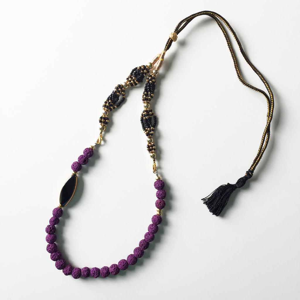 Mor lavtasi ve siyah aksesuarli el yapimi kolye_Handmade necklace purple lavastone and black accessory