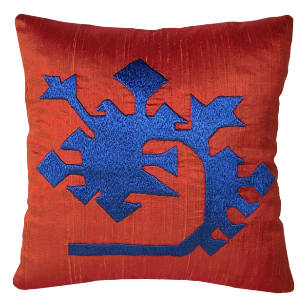 Olumsuzluk sembolu yilan ejder motifli zit renkli yastik_Contrast colored pillow with serpent dragon motif symbolizing immortality