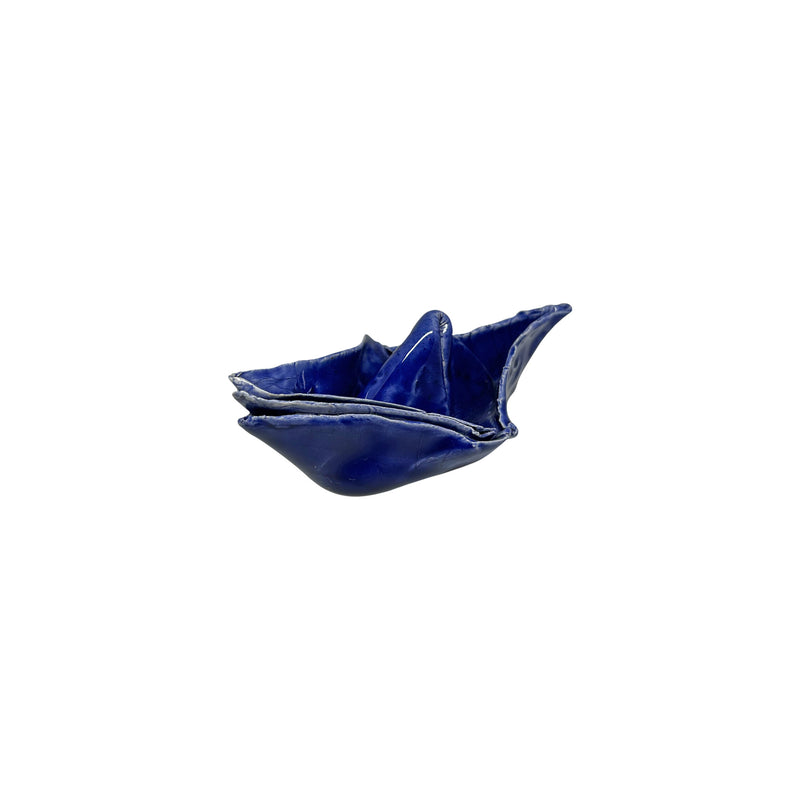 Origami teknigiyle katlanmis seramik gece mavisi kayik_Ceramic boat folded with origami technique