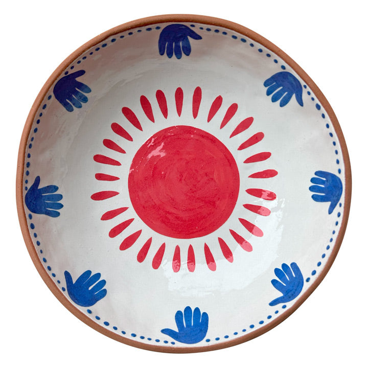 Ortasinda kirmizi gunes kenarlarda mavi el desenli seramik kase_Ceramic bowl with a red sun and blue hand patterns