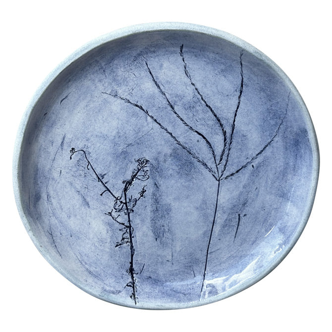 Ot desenli mavi seramik suslu tabak_Blue ornamental bread plate with plant textures