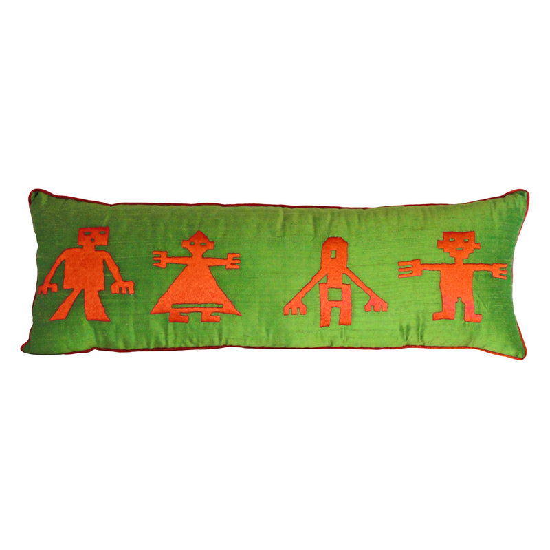 Parlak fistik yesili ustune turuncu insan motifli uzun kirlent_Light green sheen cushion with orange human motif_z