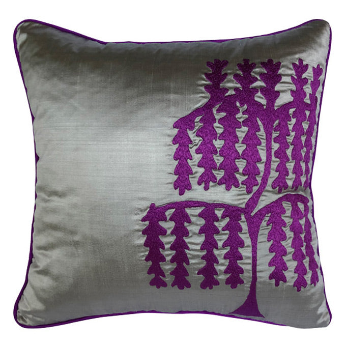 Parlak gri ipek kumas ustune mor hayat agaci motifli kare kirlent_Gray silk cushion with purple tree of life motif