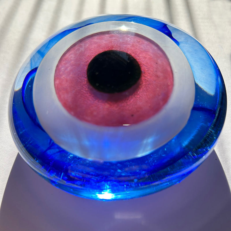 Perspektif golgede mavi ve pembe goz boncugu_Dark blue and pink evil eye bead