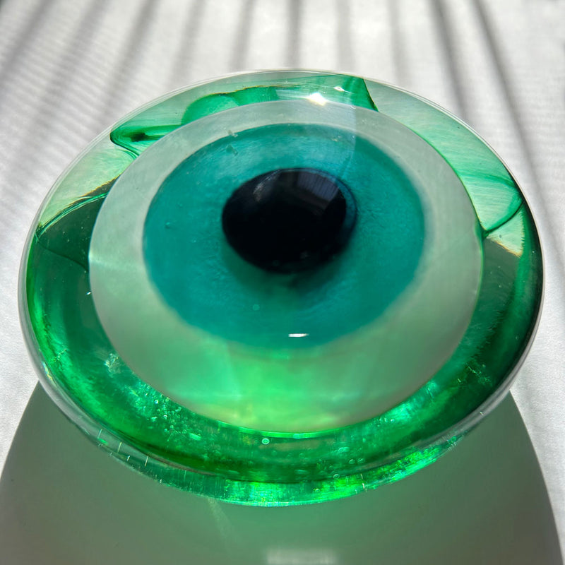 Perspektif golgede yesil cam ofis aksesuari_Green glass office accessory