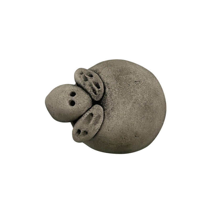 Sevimli seramik gri koyunun ust gorunusu_Top view of ceramic sheep figurine_Z